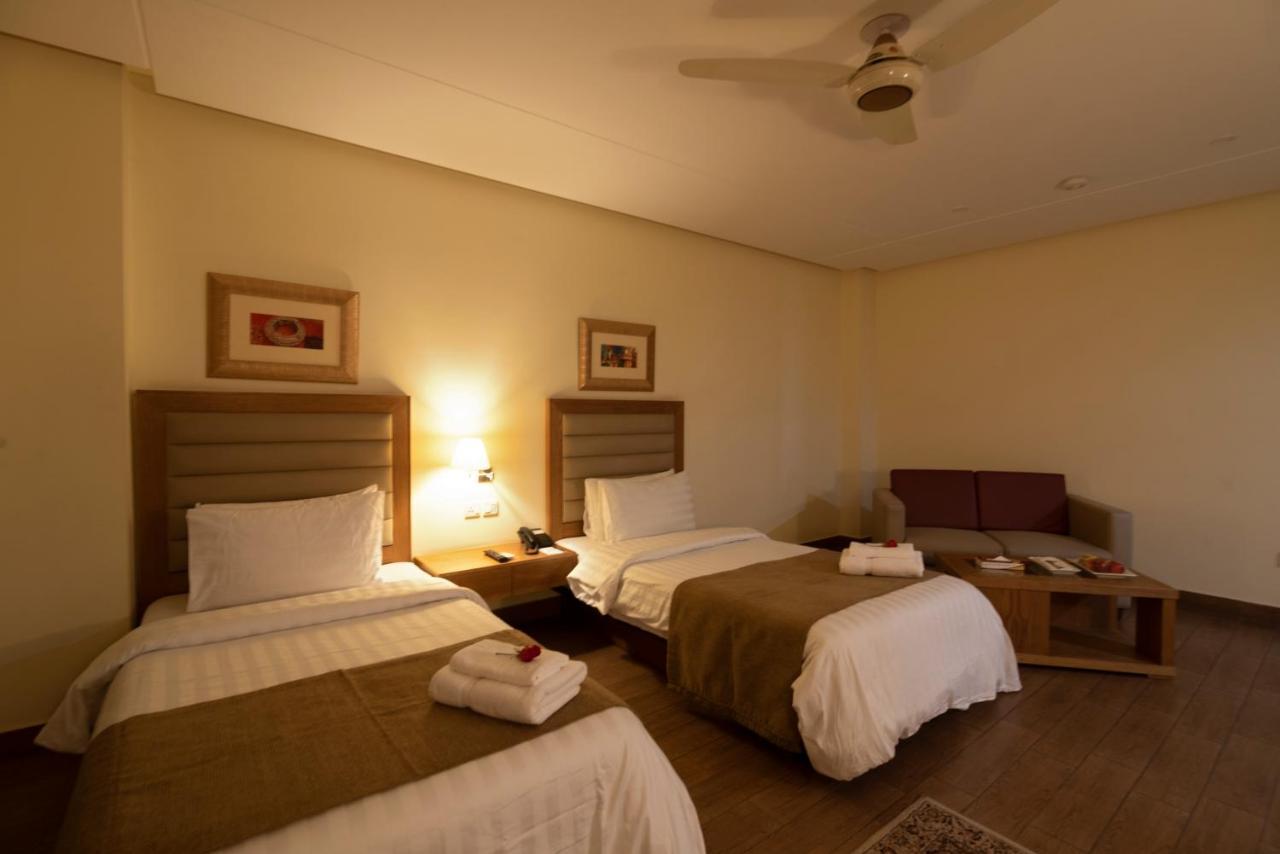 Hotel One Tariq Road Multan Exterior photo