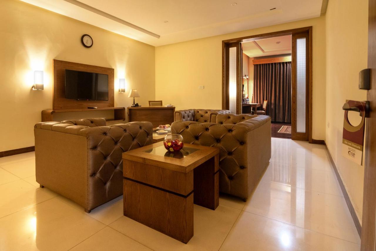 Hotel One Tariq Road Multan Exterior photo