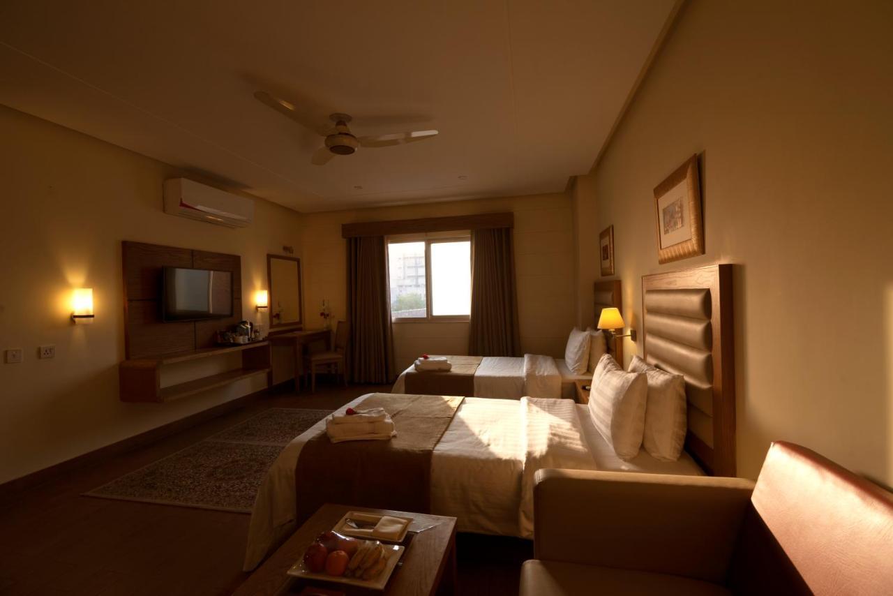Hotel One Tariq Road Multan Exterior photo