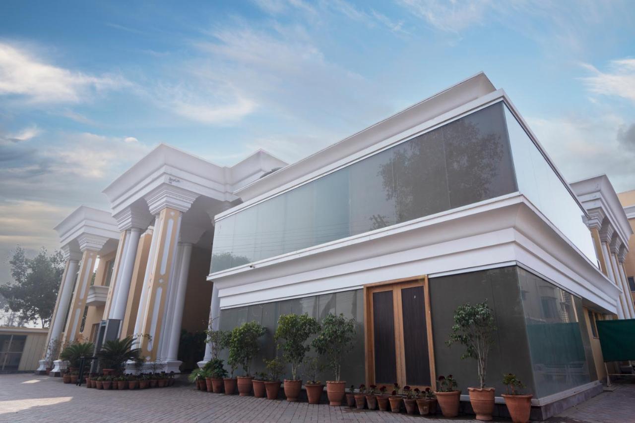 Hotel One Tariq Road Multan Exterior photo