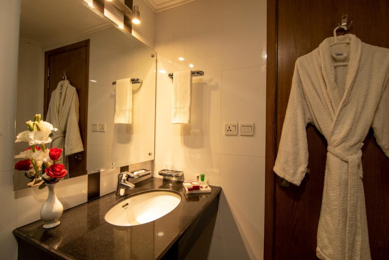 Hotel One Tariq Road Multan Exterior photo